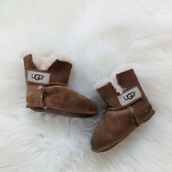 Baby UGG AUSTRALIA ERIN 225827 chestnut sheepskin boots S Small / 2-3 infant - Picture 1 of 9